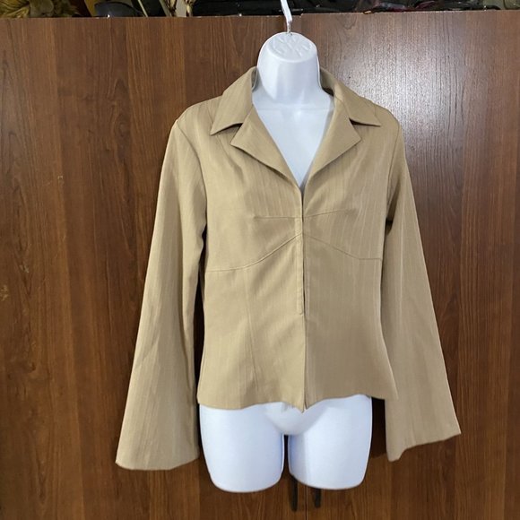 Paper Doll beige Suit jacket hook and Eye closure size 9 Blazer - Picture 1 of 6